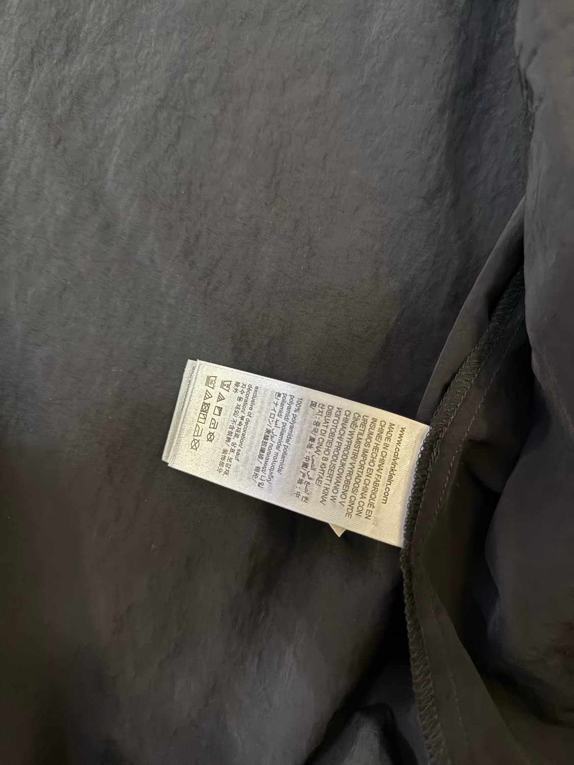 켈빈클라인 나일론 오버핏 셔츠 상품이미지4
