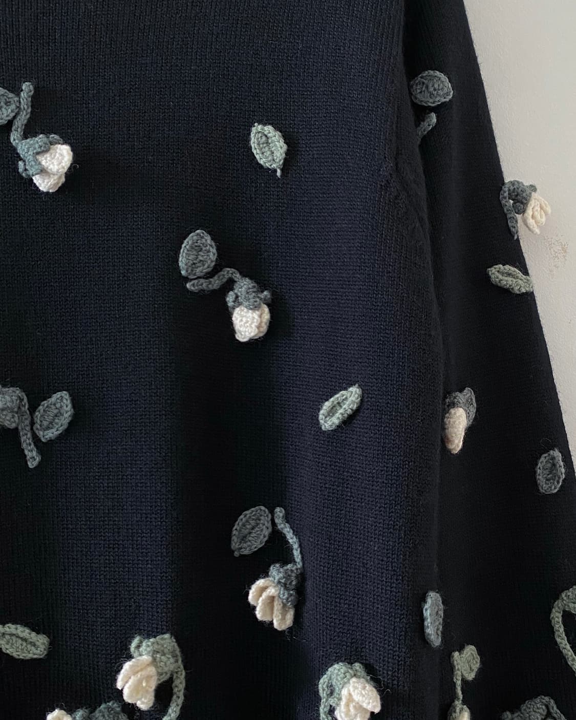 플라워 블랙 니트 스웨터 상품이미지5