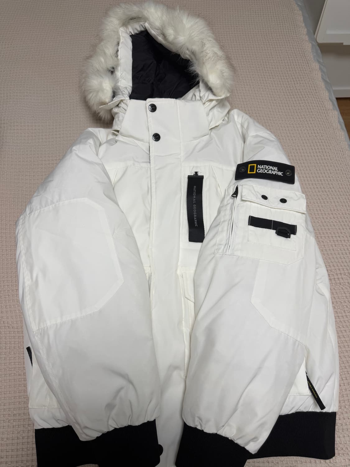 내셔널지오그래픽 화이트 패딩 상품이미지1