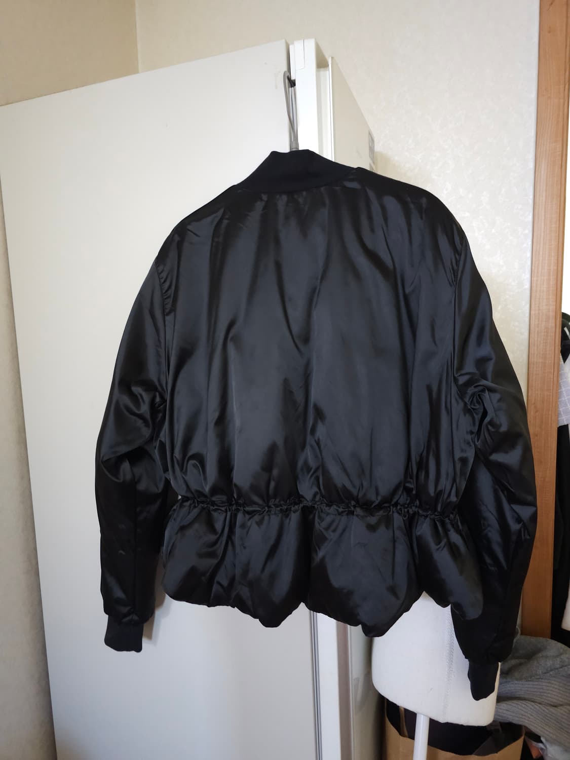 아디다스 블랙 봄버 패딩 자켓 상품이미지8