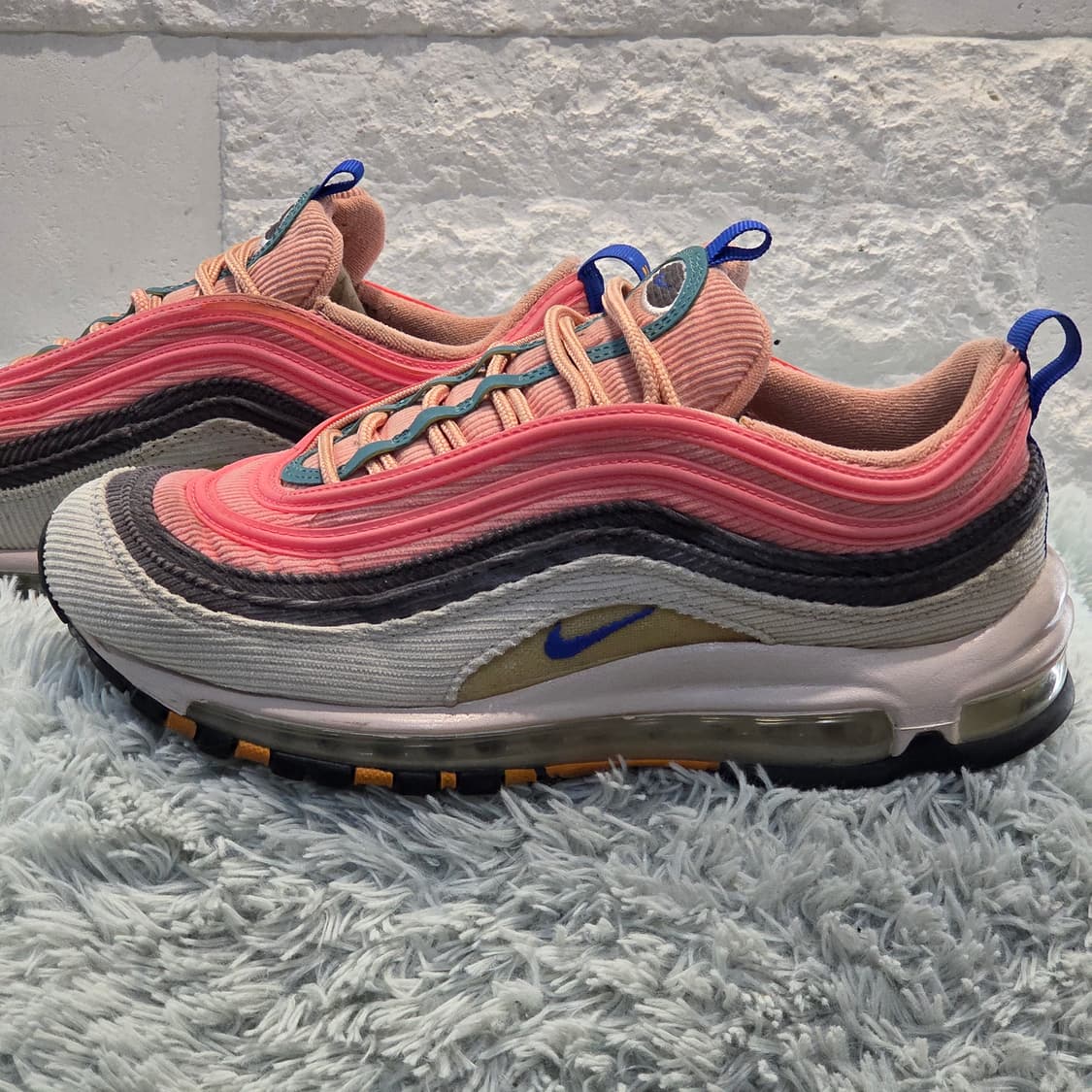 2w-2:나이키 에어맥스97 코듀로이 핑크 멀티컬러25.5cm(희소성) 상품이미지2