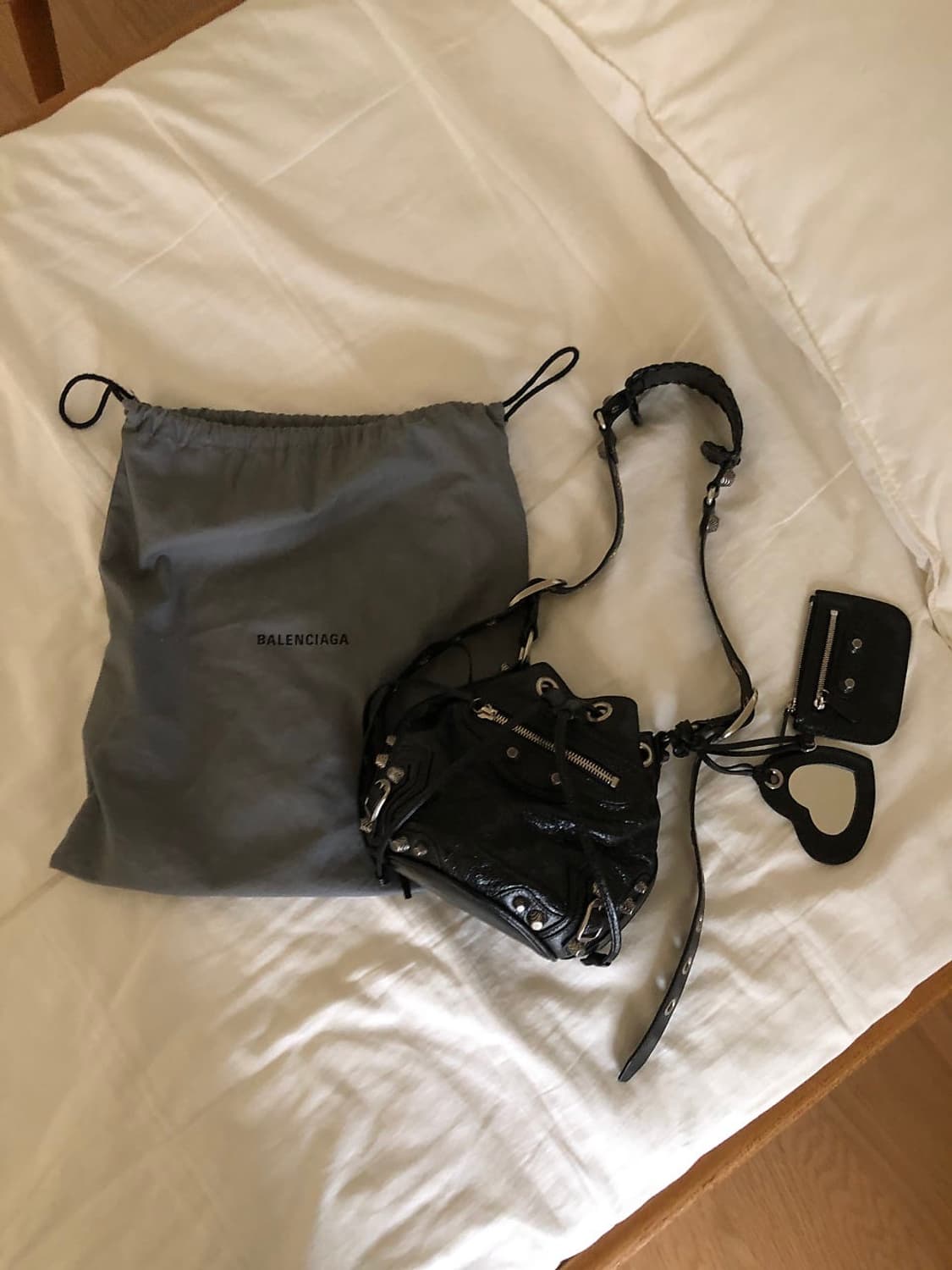 발렌시아가 르 카골 버킷백 xs 상품이미지10