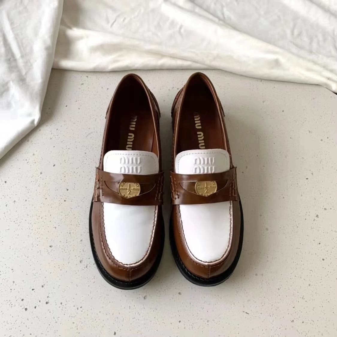 미우미우 코인 로퍼 브라운 230 상품이미지2