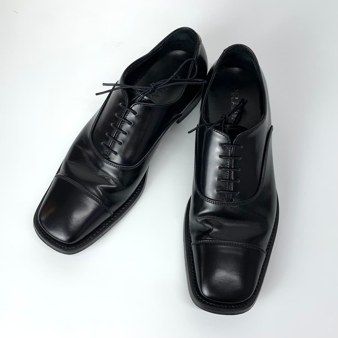 프라다 스퀘어토 더비 슈즈 상품이미지1