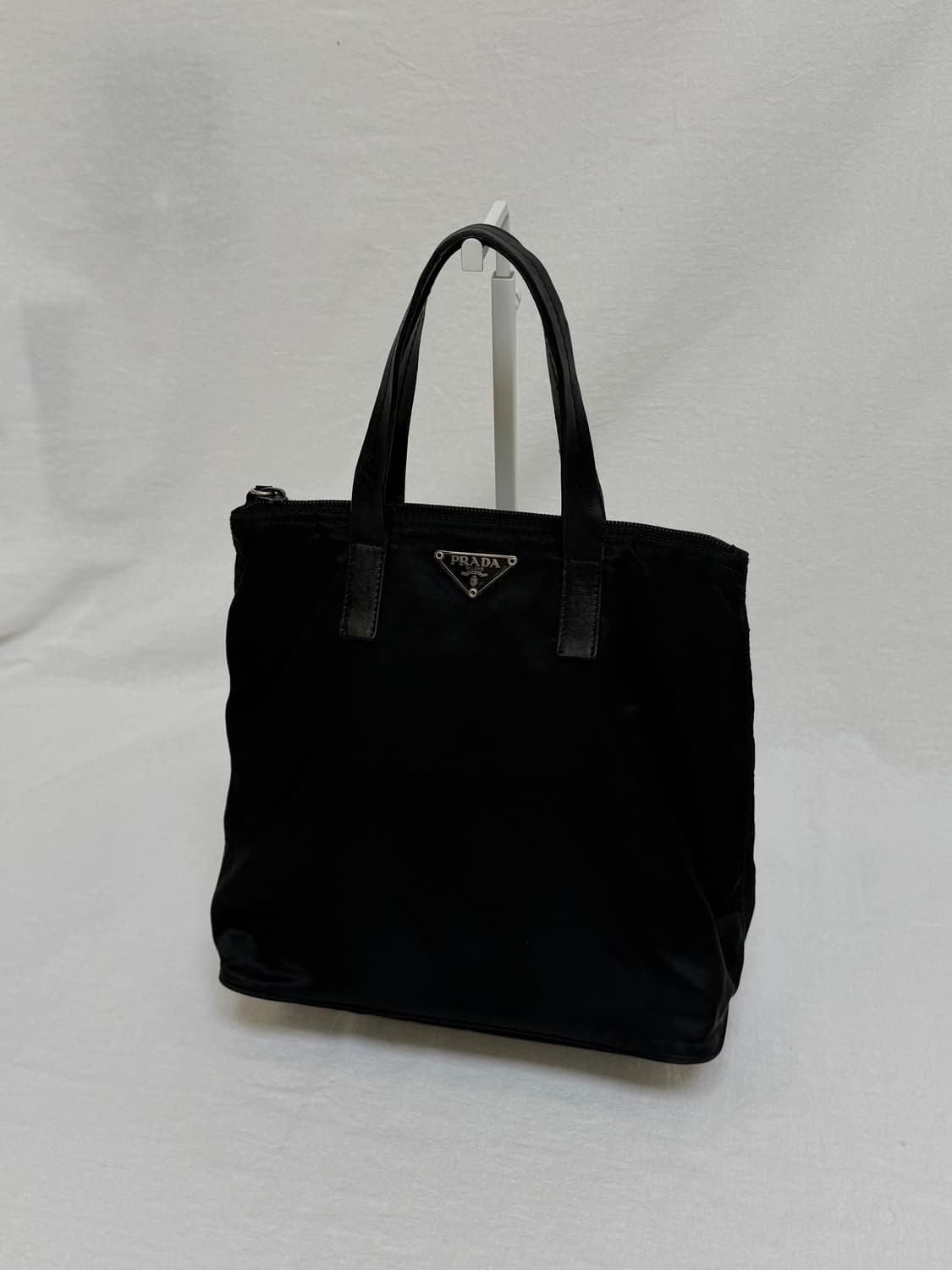 정품 프라다 포코노 나일론 토트백 블랙 상품이미지2