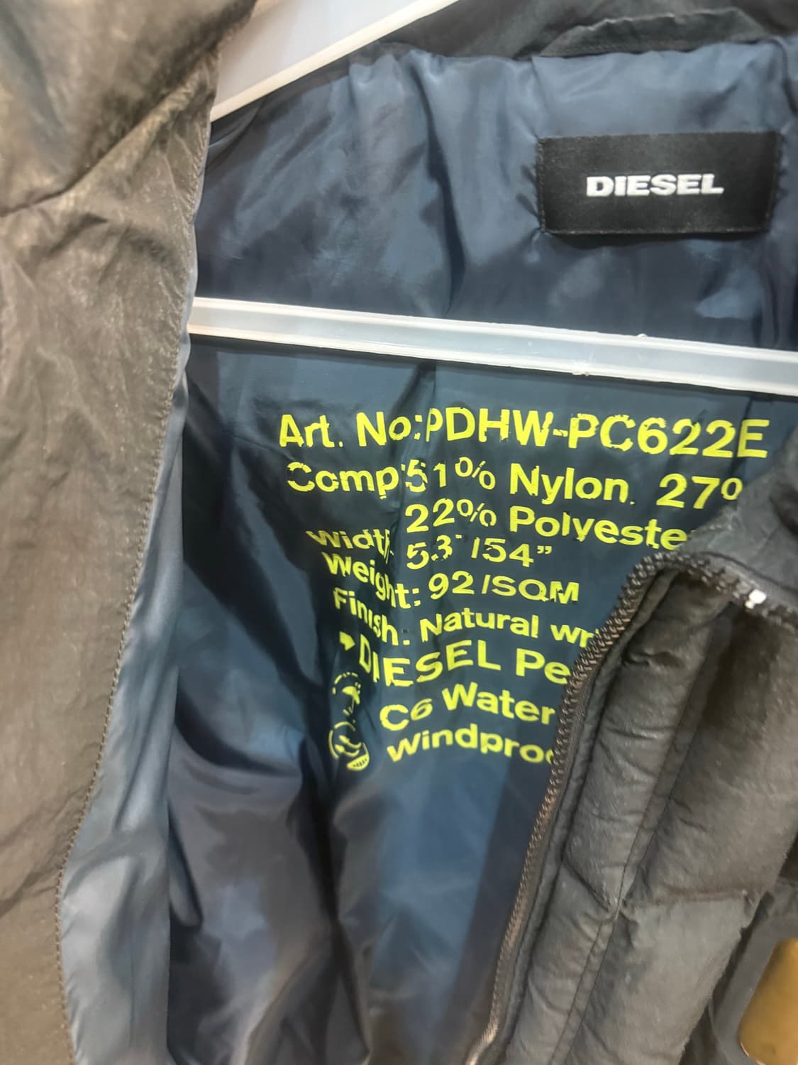 100 정품 디젤 피그먼트테커니클 푸퍼 패딩 팝니다 상품이미지3