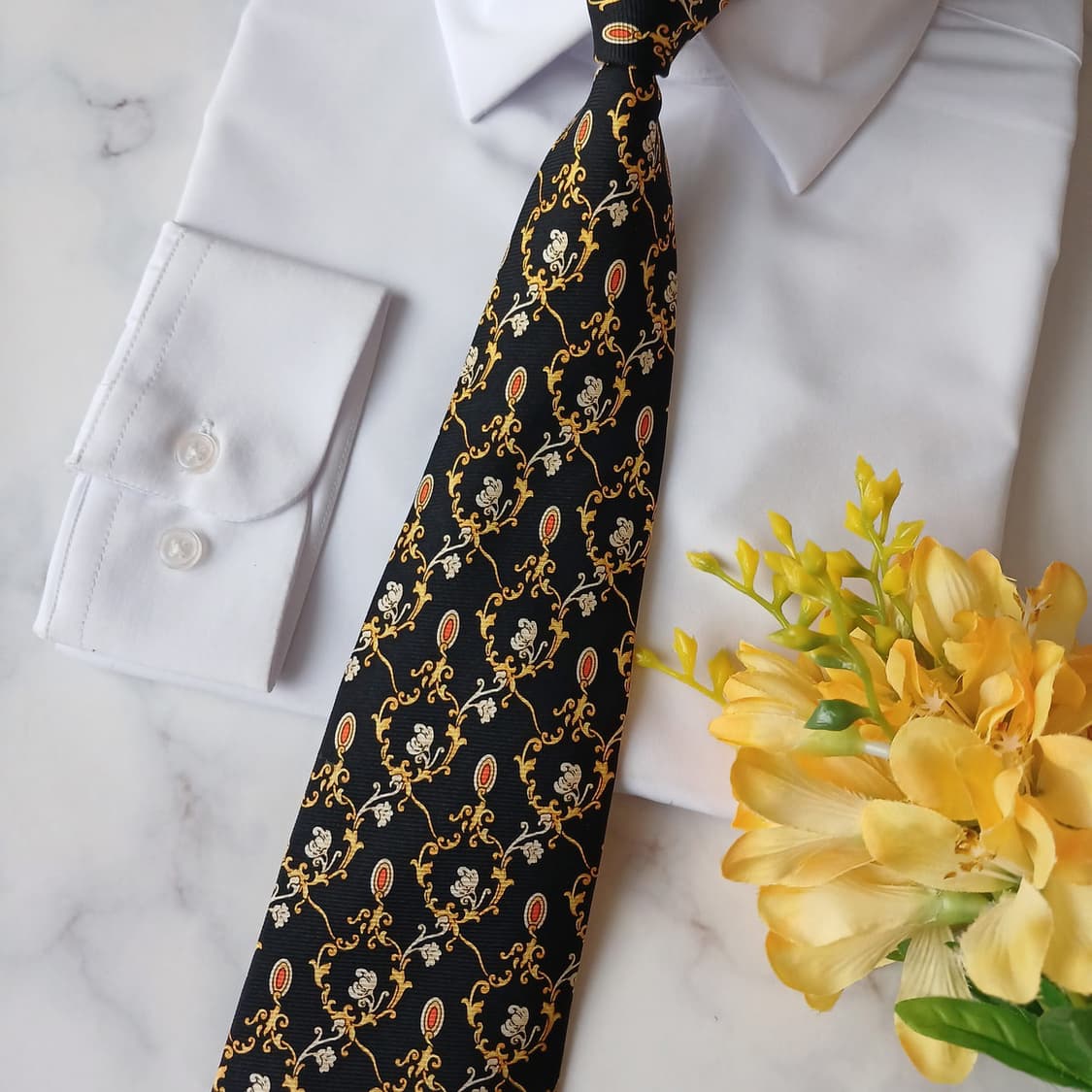 니나리치 실크 블랙&골드 오브제 넥타이 9.6cm A+등급 A19157
 상품이미지5