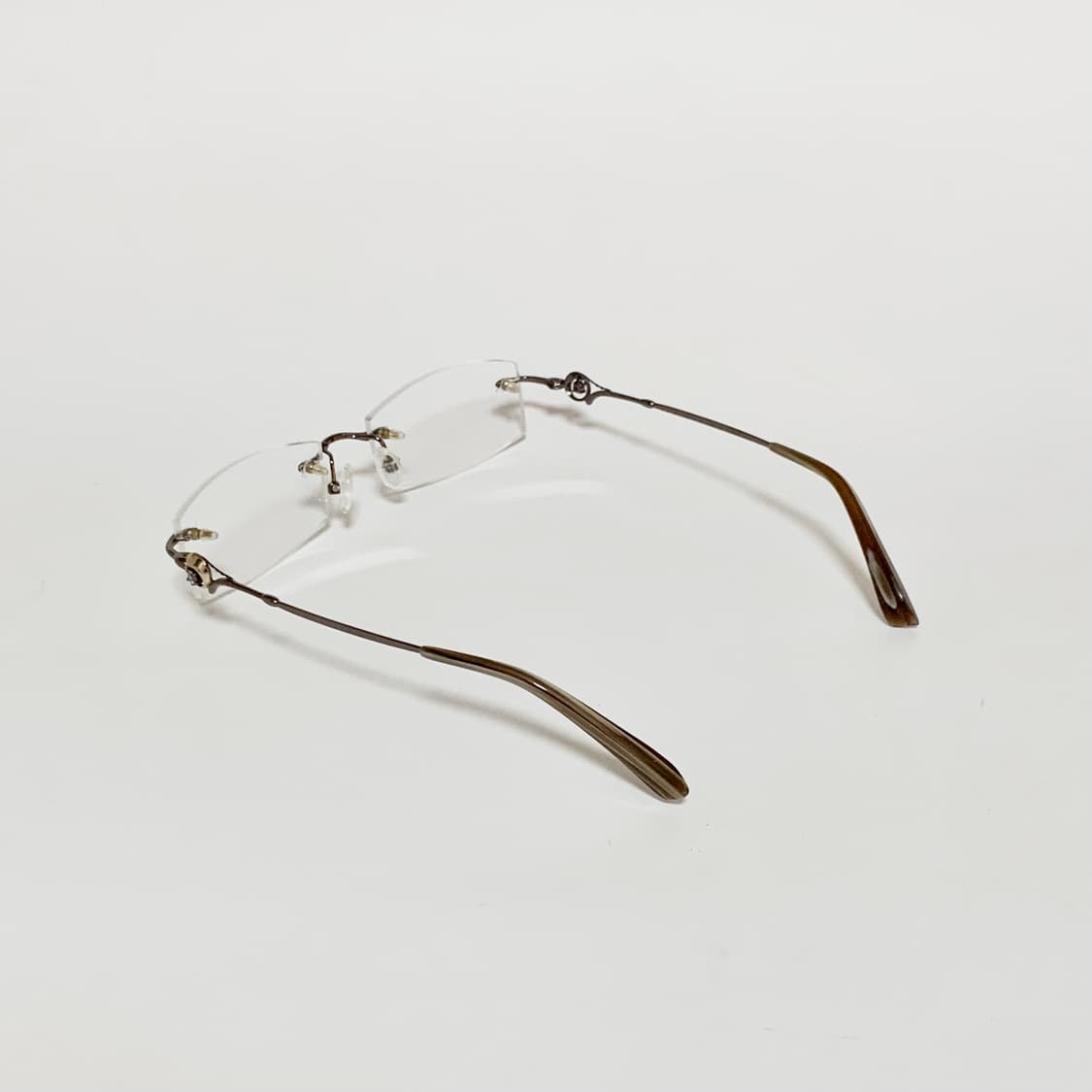 950 데드스탁 빈티지안경 긱시크 무빙 큐빅 무테 안경 실버 건메탈 상품이미지6