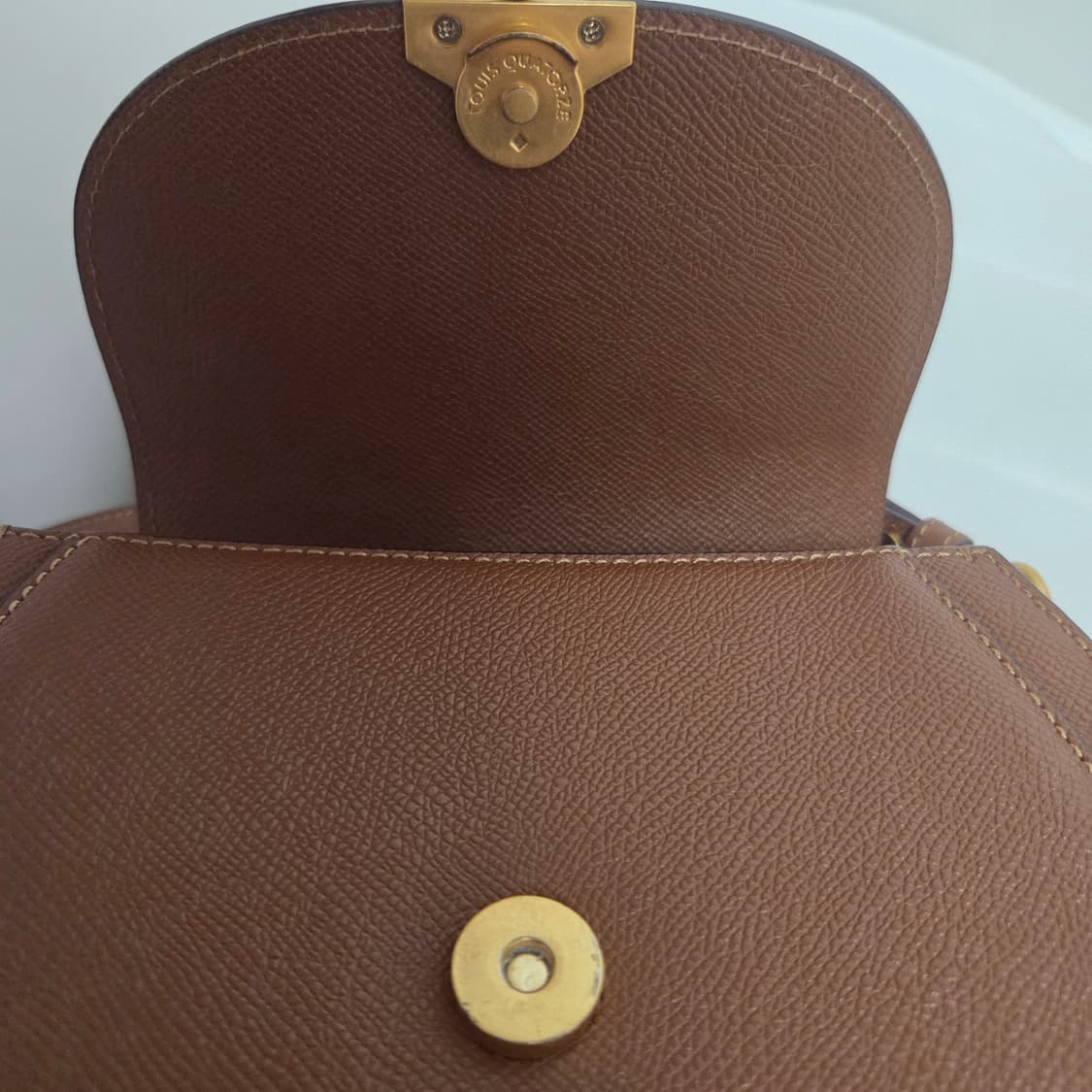 루이까또즈 몬크 크로스백 브라운 상품이미지6