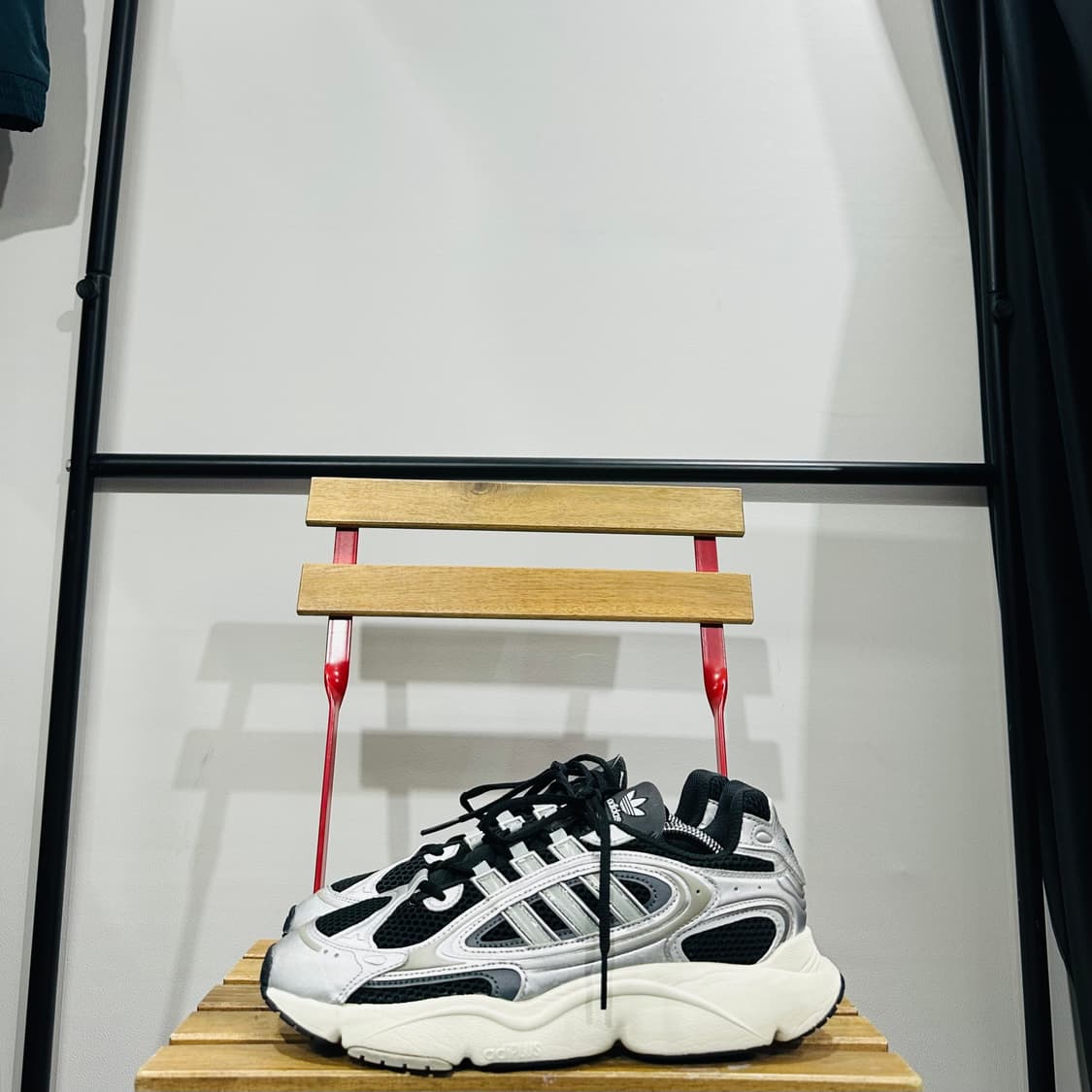 285) 아디다스 운동화 남성 남자 신발 오즈밀렌 코어 블랙 그레이 상품이미지3