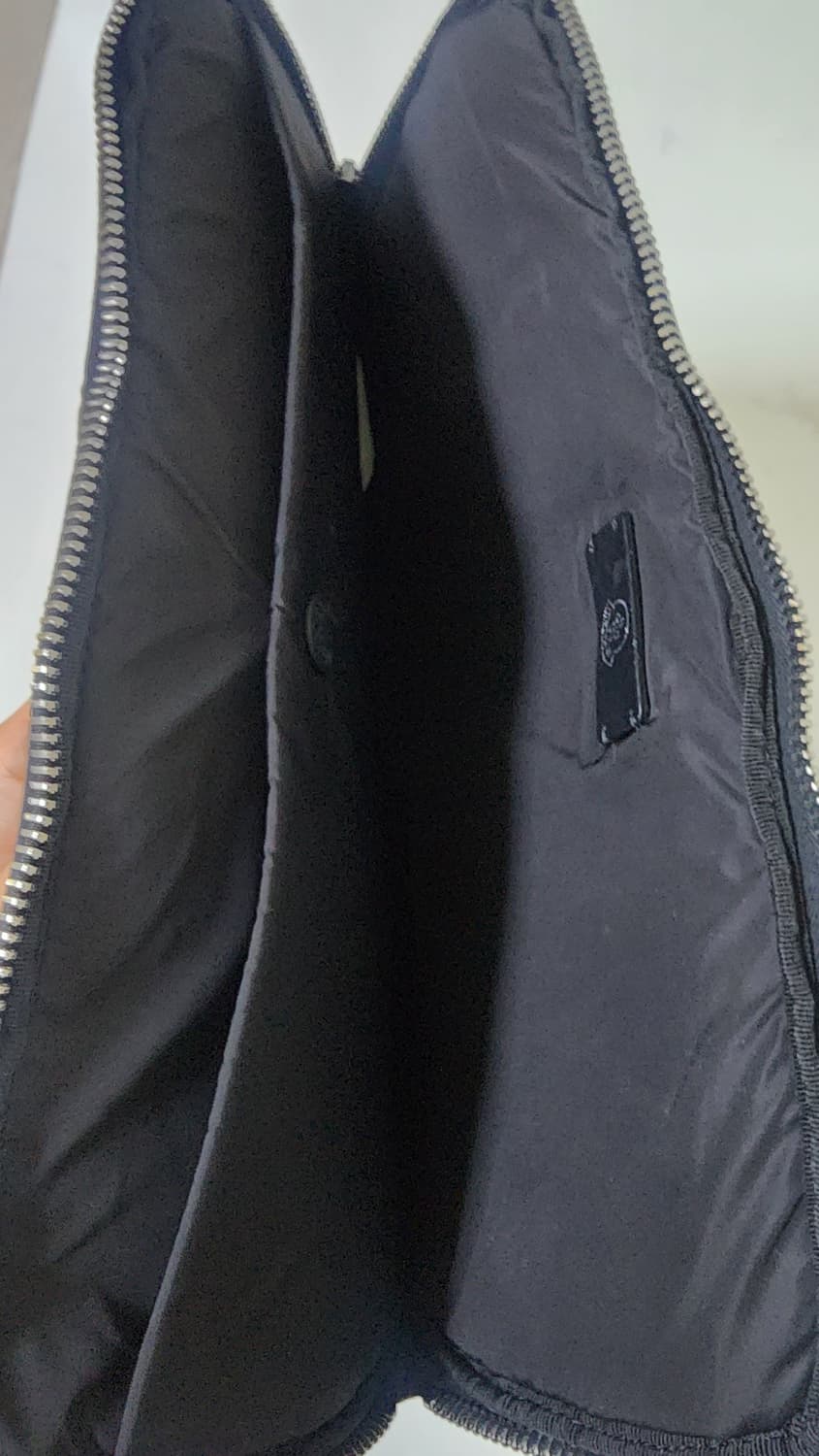 몽클레어 랩탑 패딩 클러치 상품이미지4