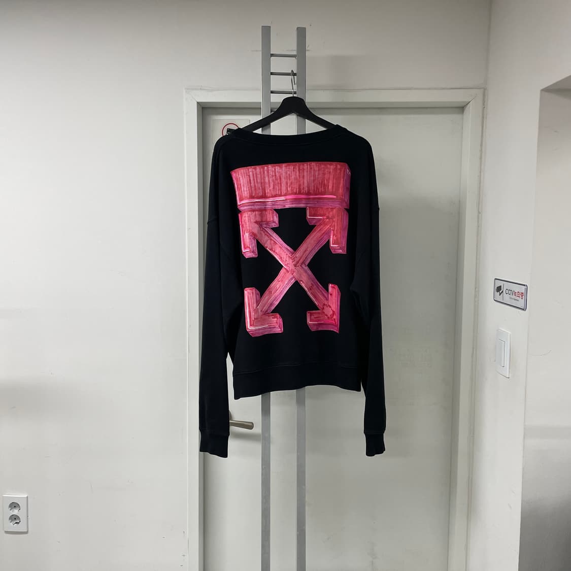 오프화이트 맨투맨 XL 상품이미지1