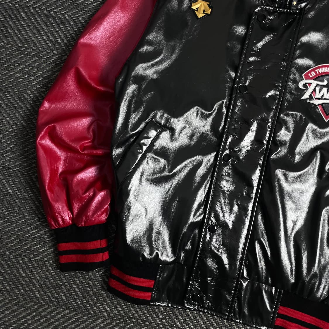 데상트 KBO LG 트윈스 유광 베이스볼 바시티 자켓y 3242 상품이미지5