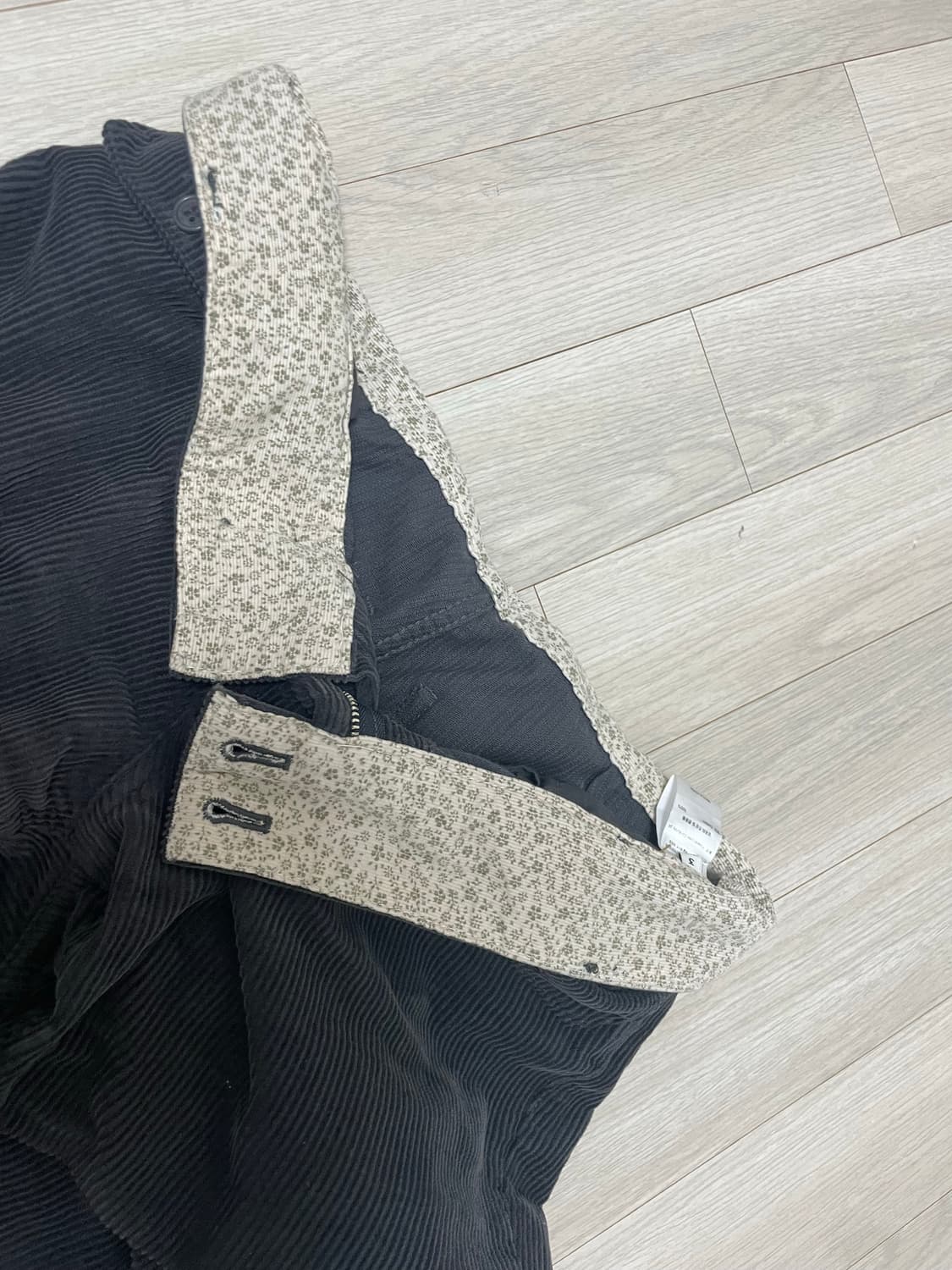 미레코 코듀로이 플라워패턴 팬츠 차콜3 상품이미지3