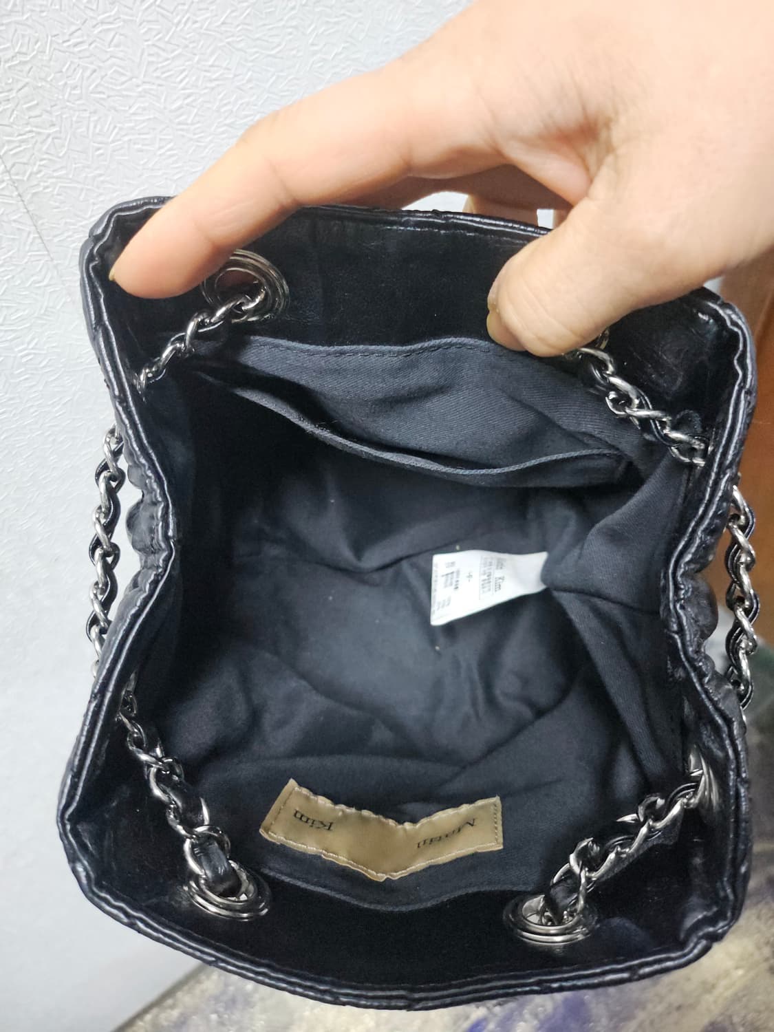 마뗑킴 스터드 미니 퀼팅 버킷백  블랙 숄더 크로스백 상품이미지7