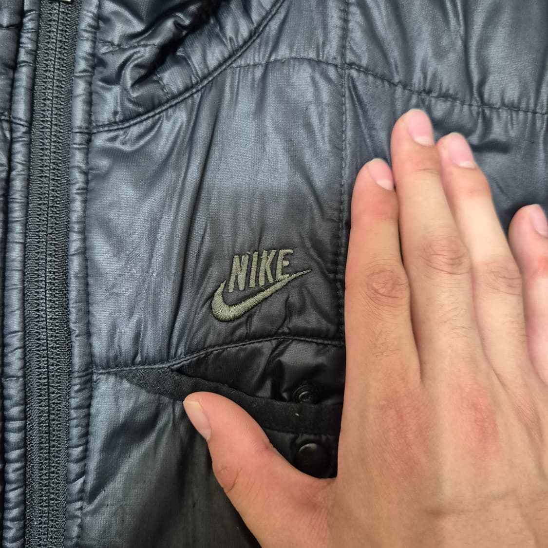 나이키 러닝 센터 포켓 블랙 후드 경량패딩 자켓 상품이미지4