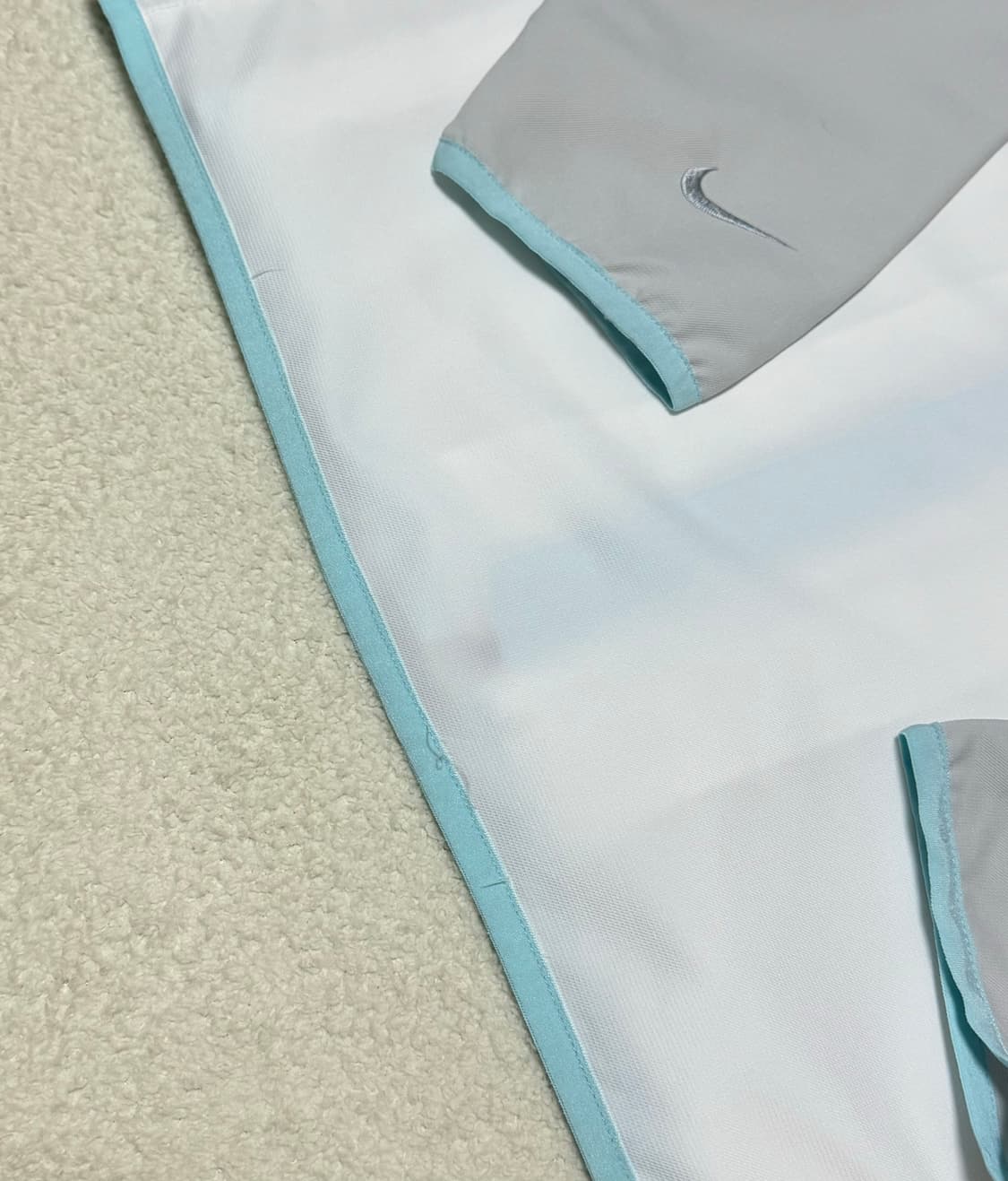 나이키 시나모롤 화이트 그레이 나그랑 바람막이  상품이미지10