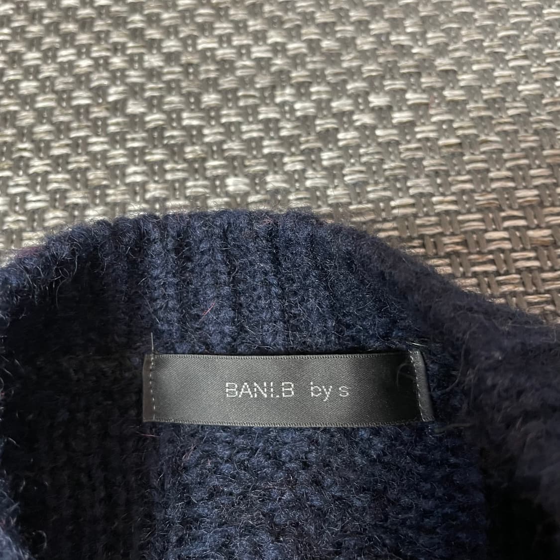 BANI.B 라운드넥 패턴 니트 상품이미지4