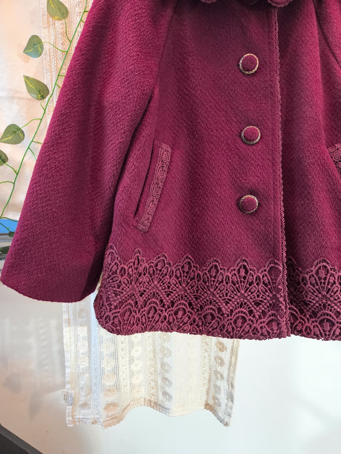 axes femme 버건디 케이프핏 코트 상품이미지3