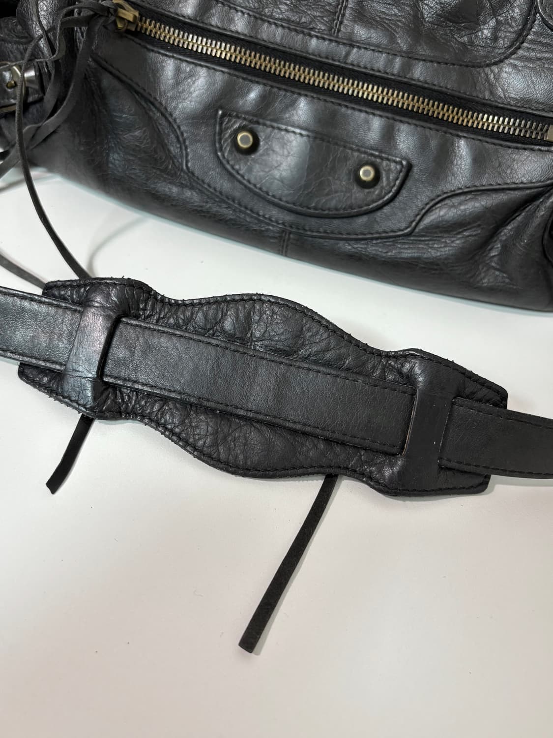 발렌시아가 파트타임 모터백 블랙 상품이미지7