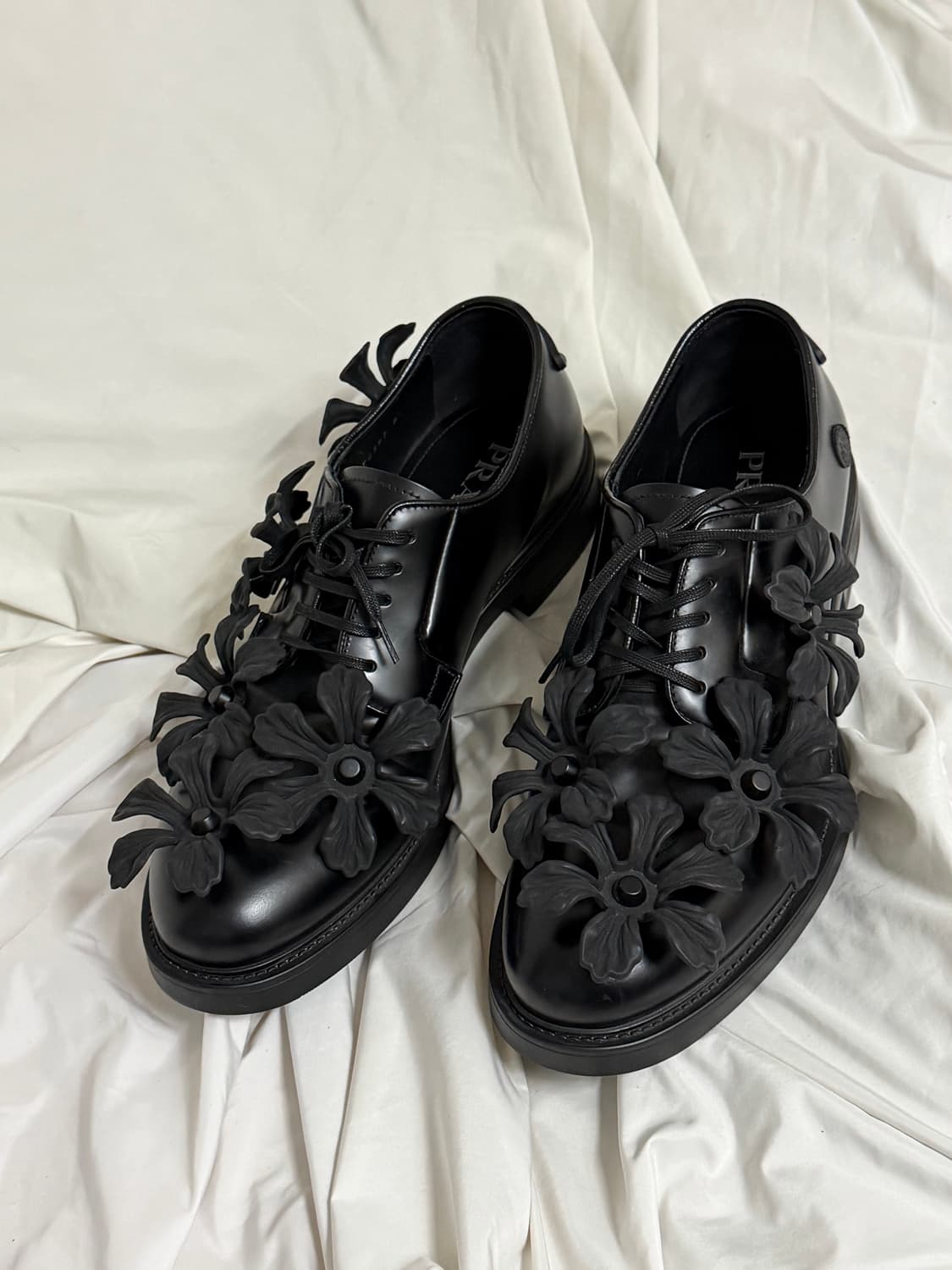 프라다 아플리케 플라워 레더 더비 슈즈 상품이미지2