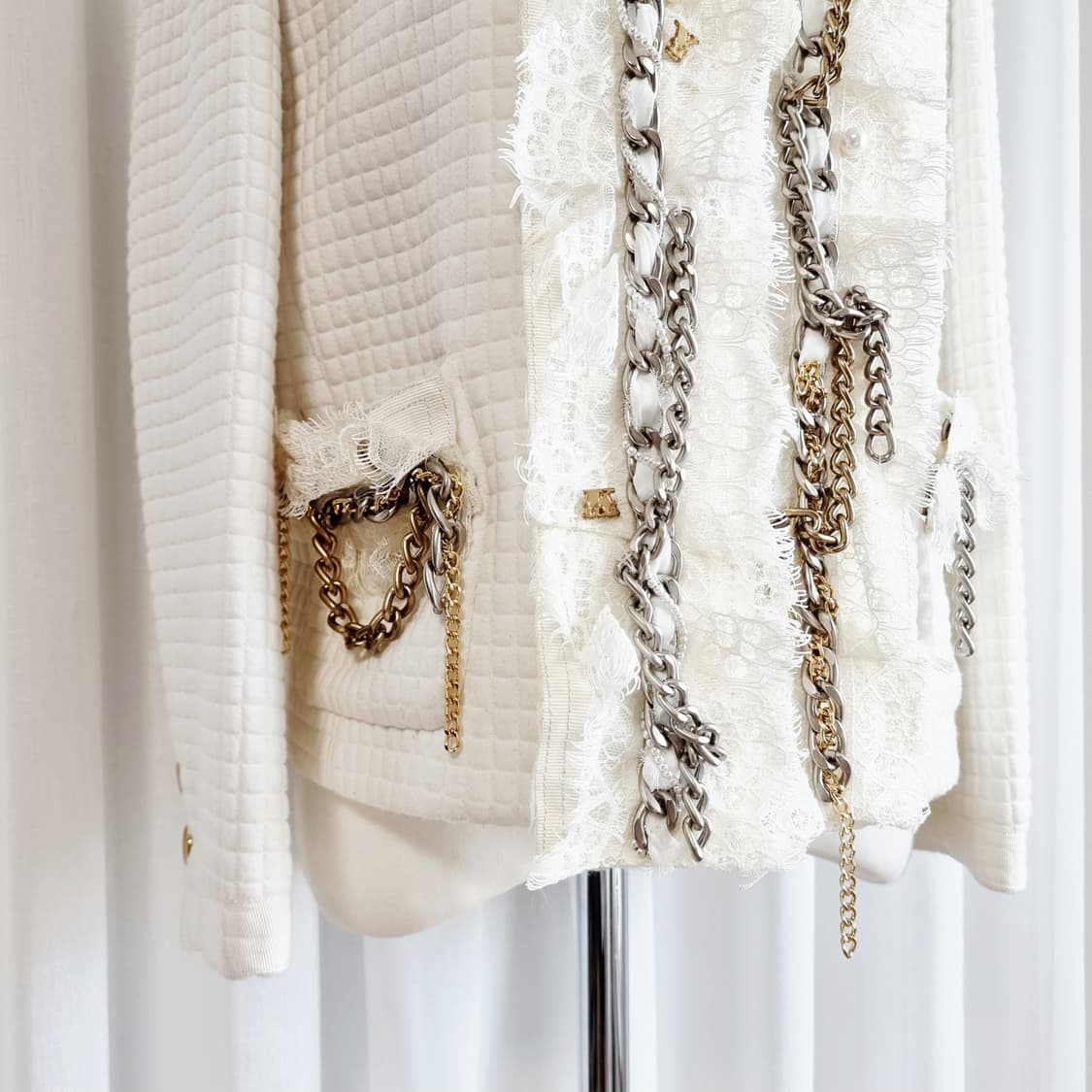 럭키슈에뜨 레이스체인띠 오픈형 퀼팅 자켓 (55/표기36) 상태굿 상품이미지5