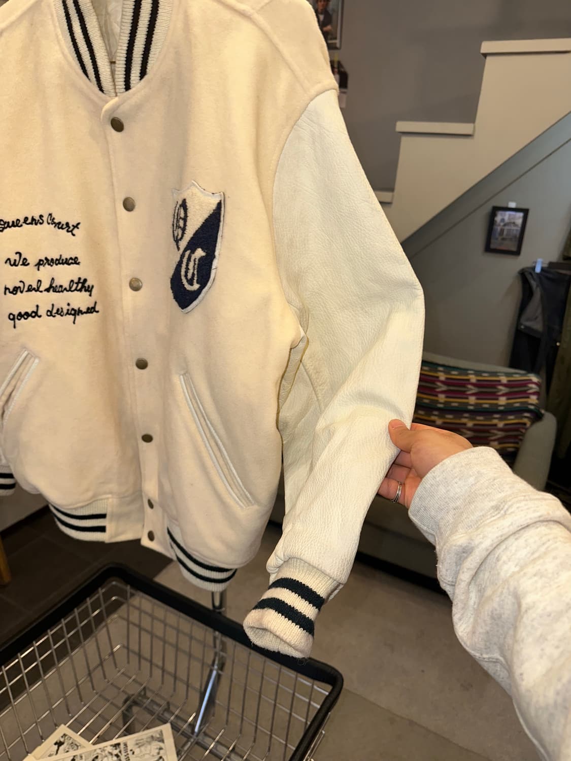 90’s Queens Court patch varsity jacket 상품이미지7