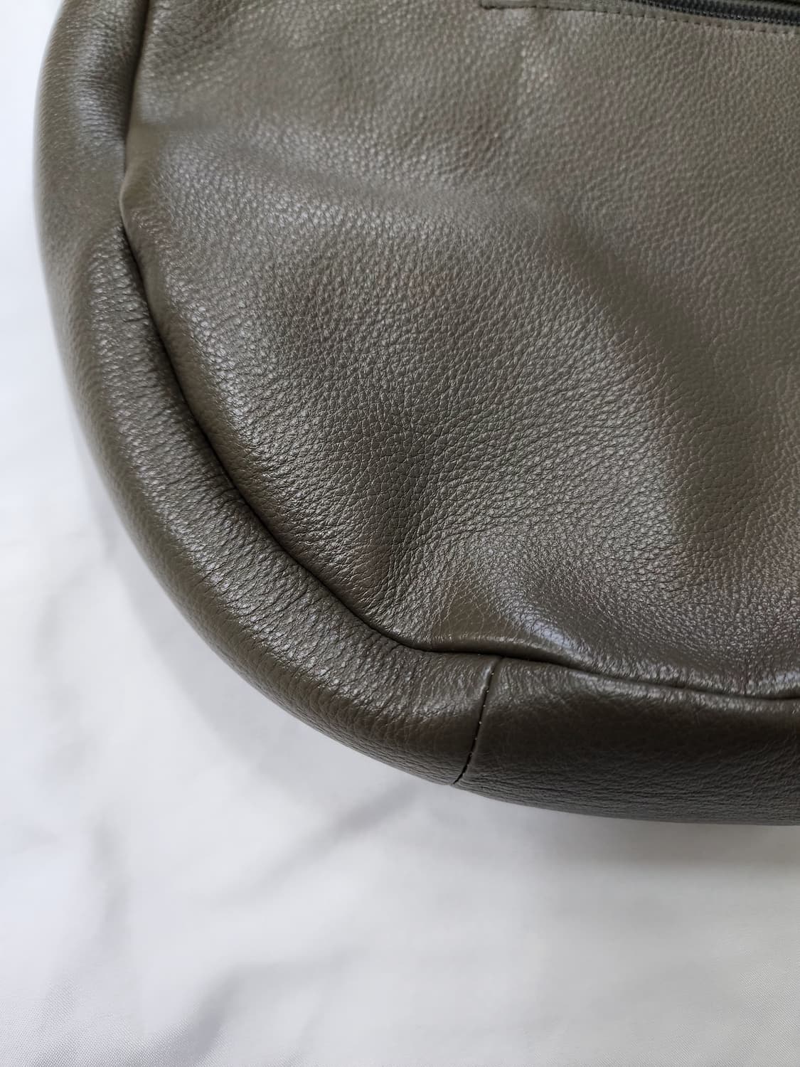 베라왕 샹스 빅백 소가죽 숄더백 카키 상품이미지6