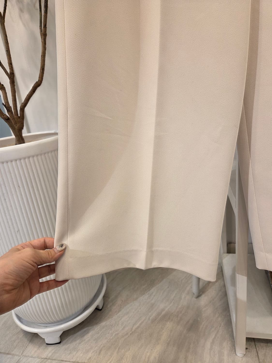 모조에스핀 아이보리 와이드 슬렉스 상품이미지3