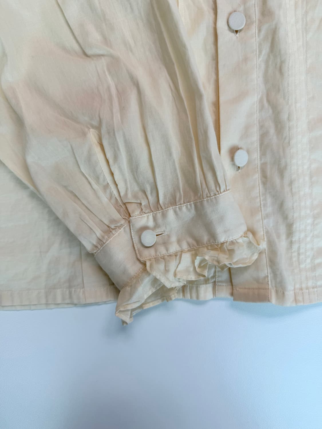 구찌 아이보리 프릴 블라우스 상품이미지6