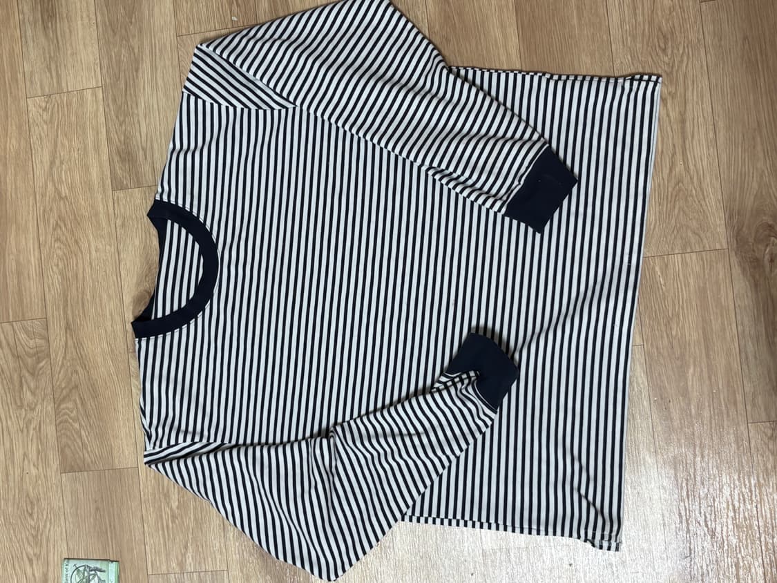 유니클로 스트라이프 롱슬리브 네이비 상품이미지1