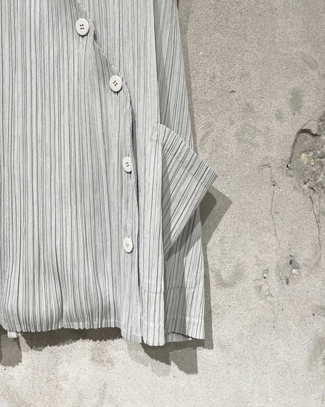 플리츠 플리즈 그레이 스트림라인 버튼 포켓 롱 베스트 상품이미지5