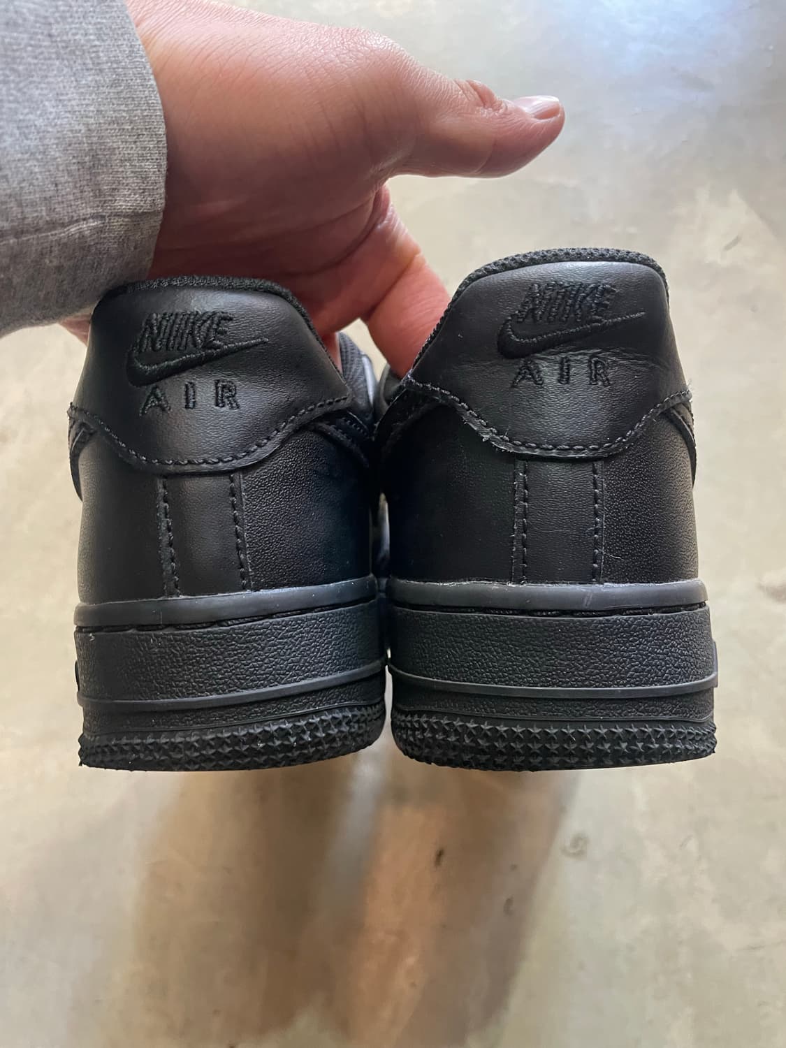 나이키 에어포스1 블랙 235 상품이미지5