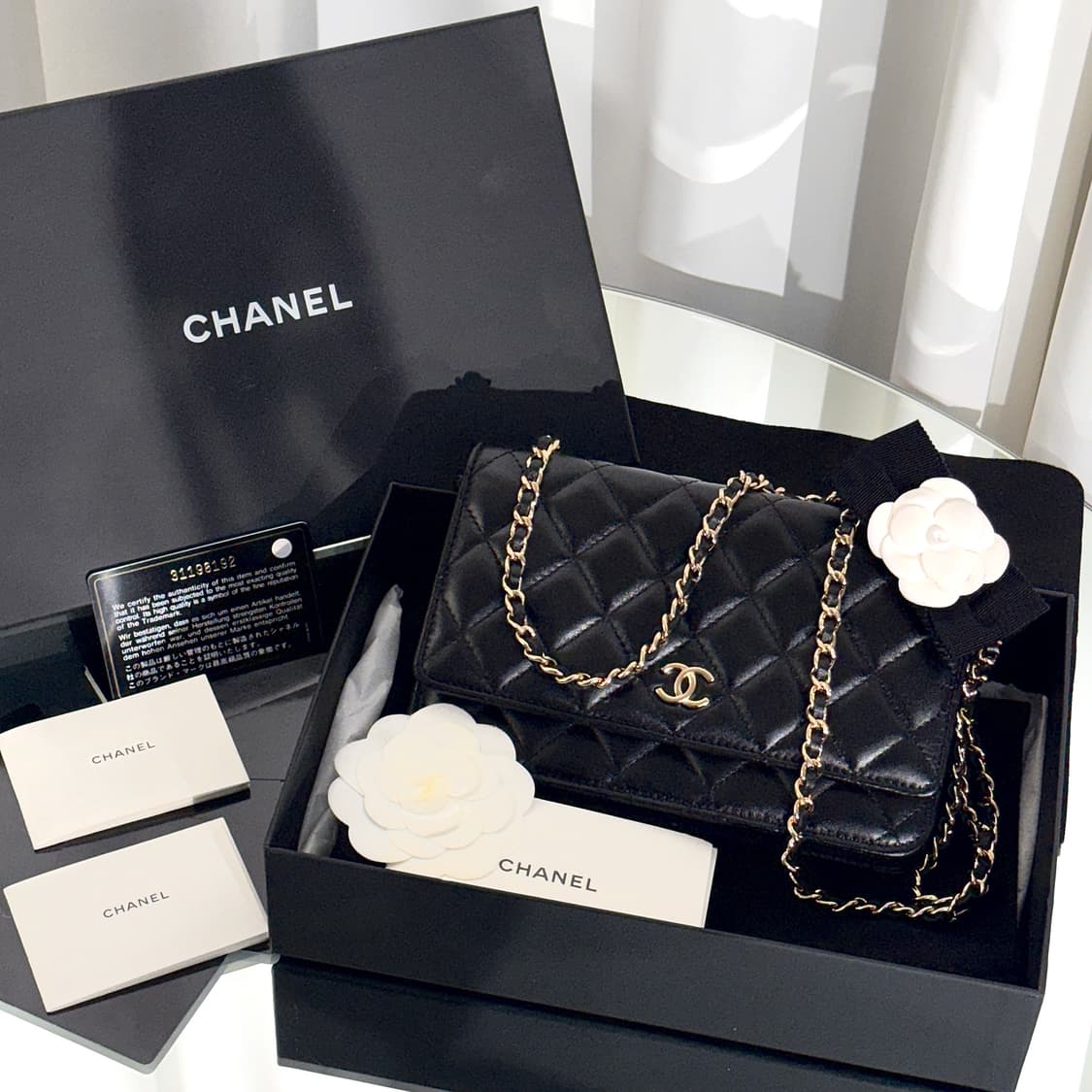 [신품급] 샤넬 클래식 WOC 램스킨 골드 까멜리아 체인백  상품이미지1