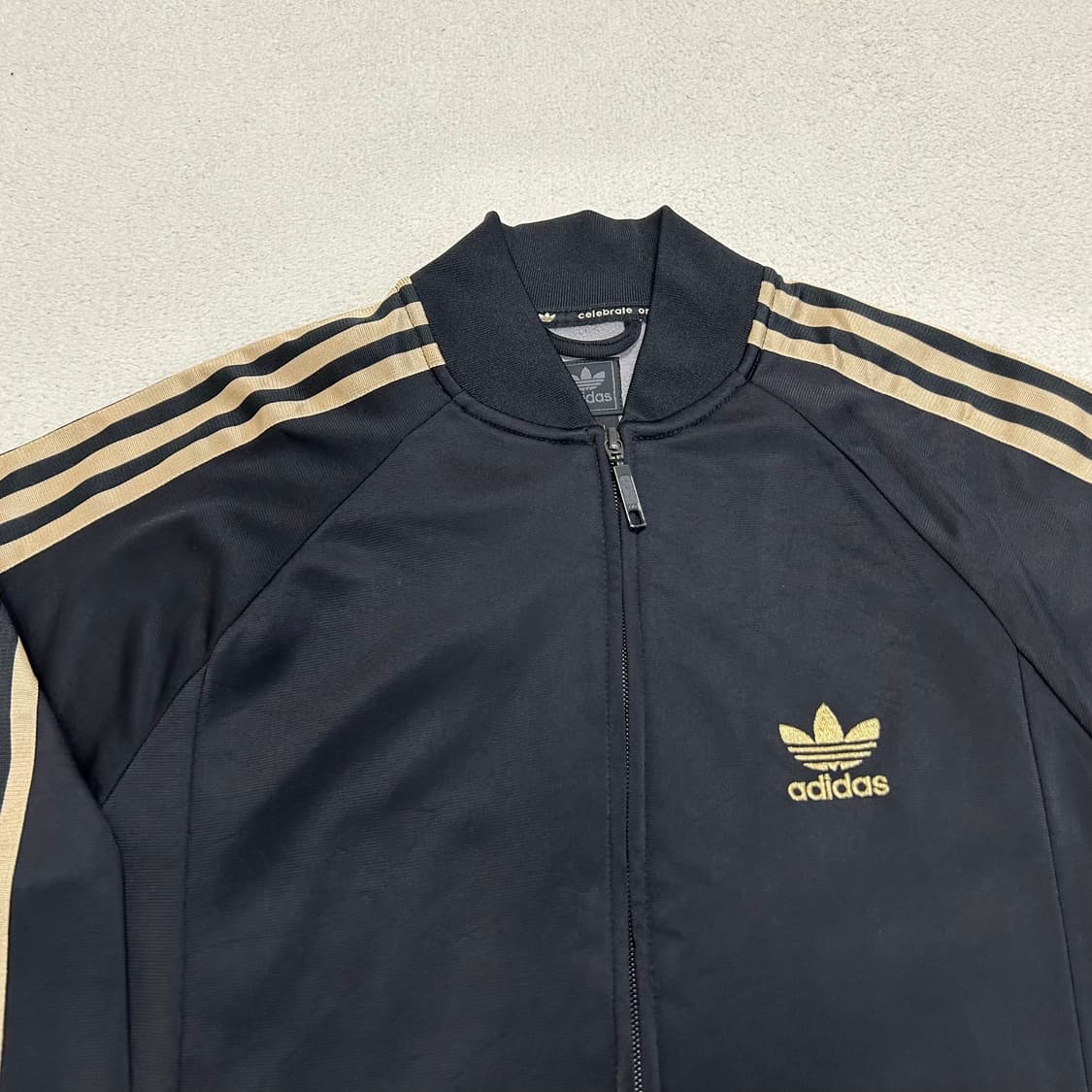 Adidas black gold Superstar jersey 상품이미지5