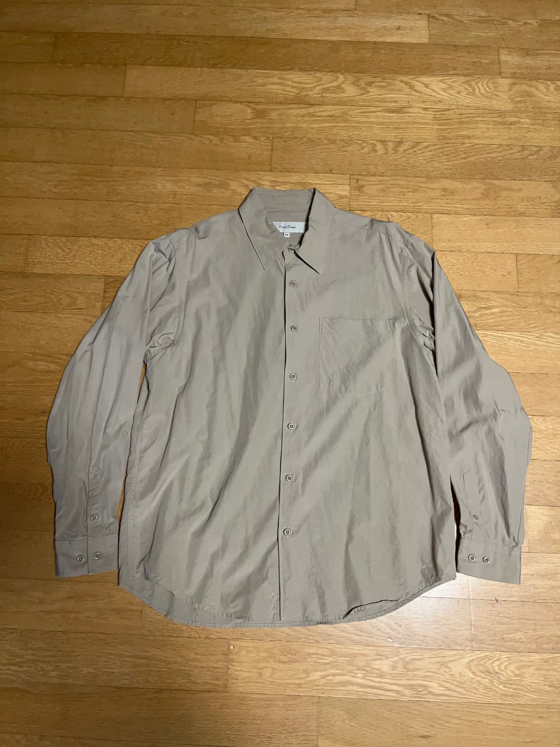 [44] 퍼스트플로어 드레이프 새커 셔츠 애쉬 베이지 상품이미지1