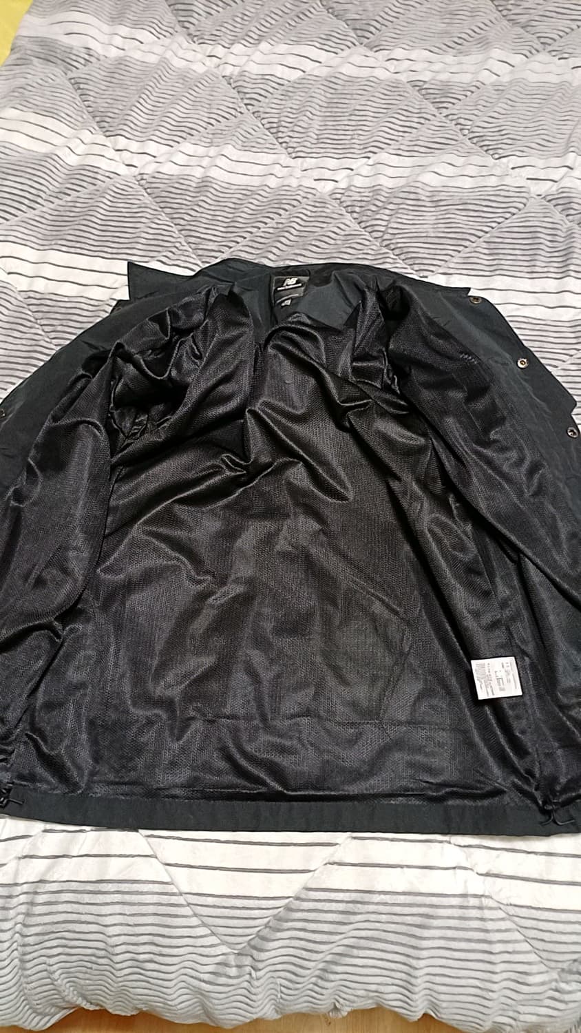 뉴발란스 반팔바람막이 100 가슴58 기장75 상품이미지4