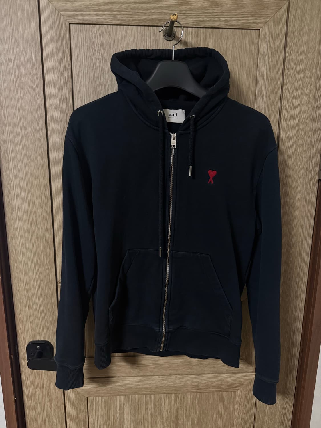 아미 스몰로고 하트 자수 후드집업 블랙 상품이미지1