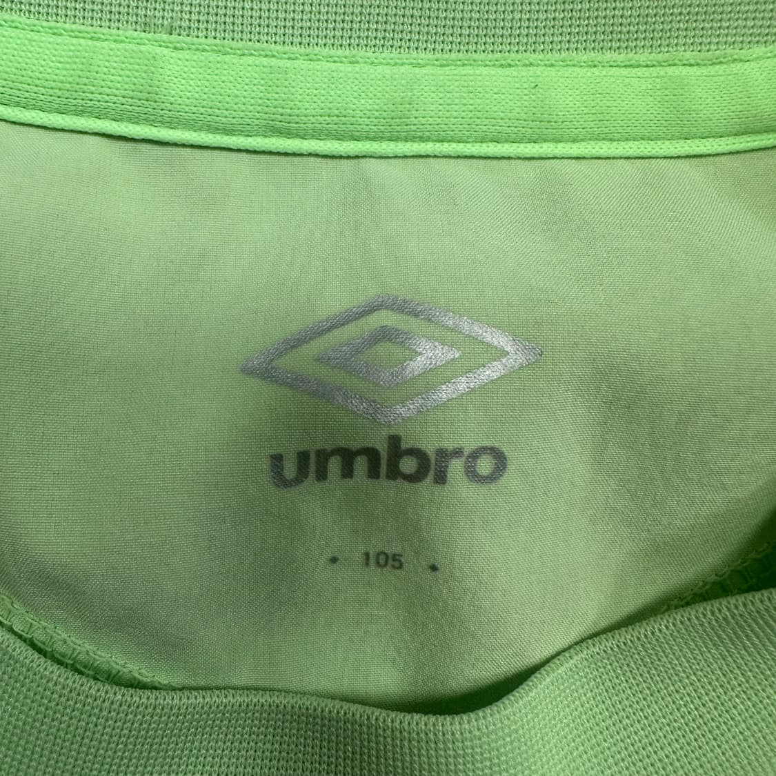 ✨ (바배) 엄브로 피스테 형광 바람막이 웜업  상품이미지3