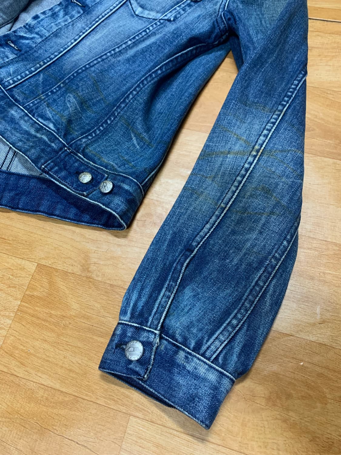 DIESEL KIMTI LONG 디젤 오일-워시드 데님 트러커(S사이즈) 상품이미지2