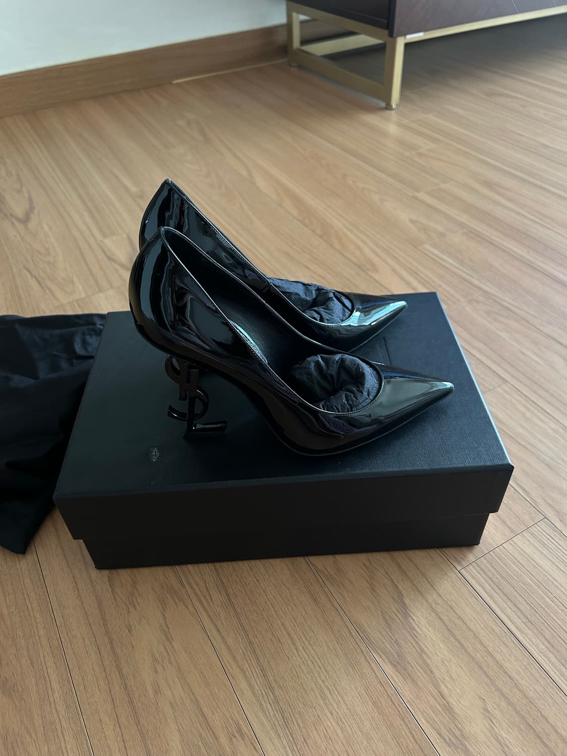 생로랑 opyum 로고 펌프스 상품이미지4