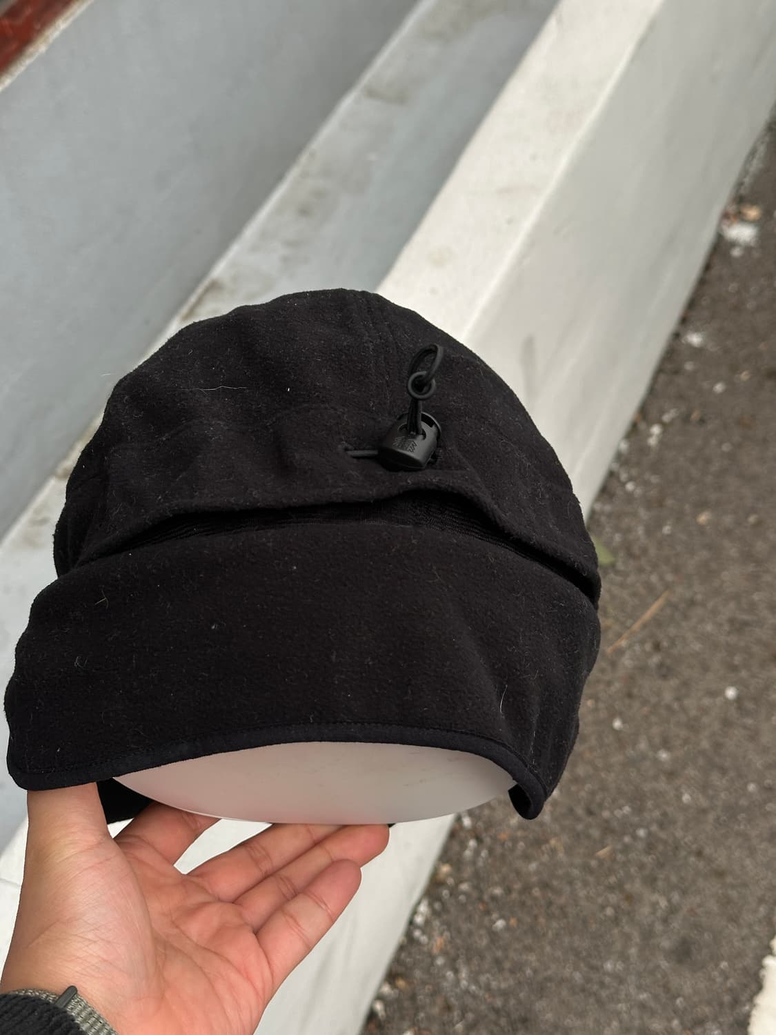 [F] 코오롱스포츠 로고 블랙 플리스 볼캡 모자 트루퍼 디테일 상품이미지6