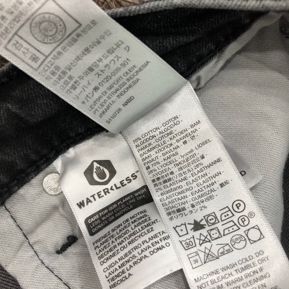 32 리바이스 502 블랙 워싱 데님 팬츠 상품이미지6