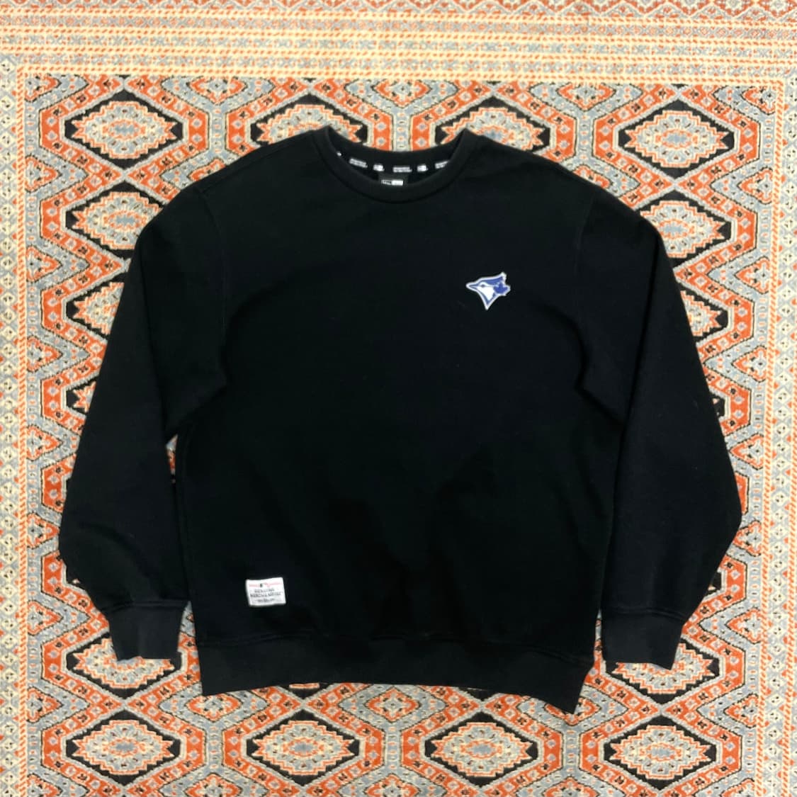 뉴에라 블랙 맨투맨 남성100 상품이미지1