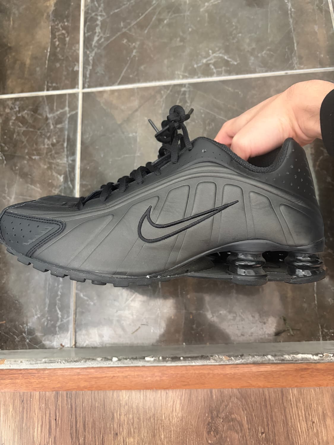 나이키 샥스 R4 올블랙 275 상품이미지1