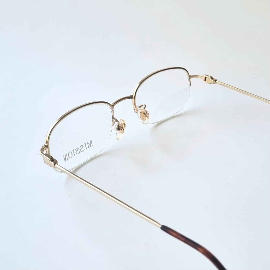 데드스탁 스텐다드 반무테 깔끔한 안경테576 상품이미지5