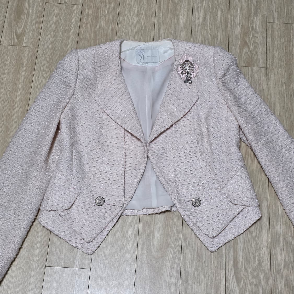 빈티지) 핑크x화이트x골드 트위드 앤틱 브로치포함 여성 로맨틱 정장 자켓 상품이미지3