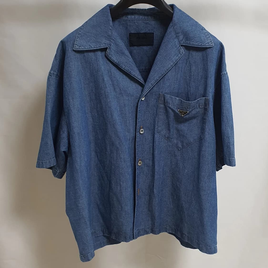 23ss 프라다 샴브레이 데님 반팔 셔츠 xxl 110 상품이미지1