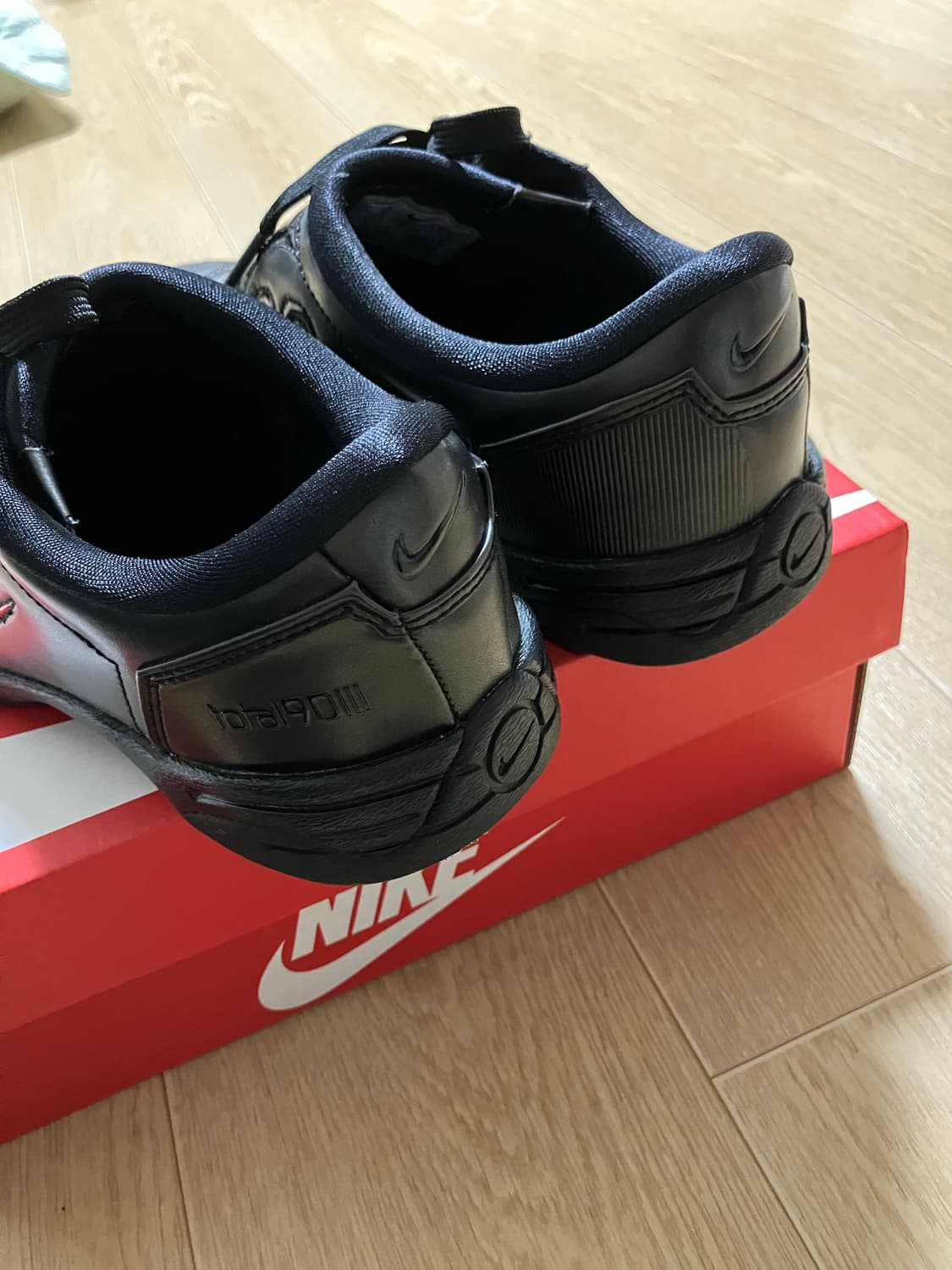 나이키 토탈 90 IM7595-002 상품이미지3