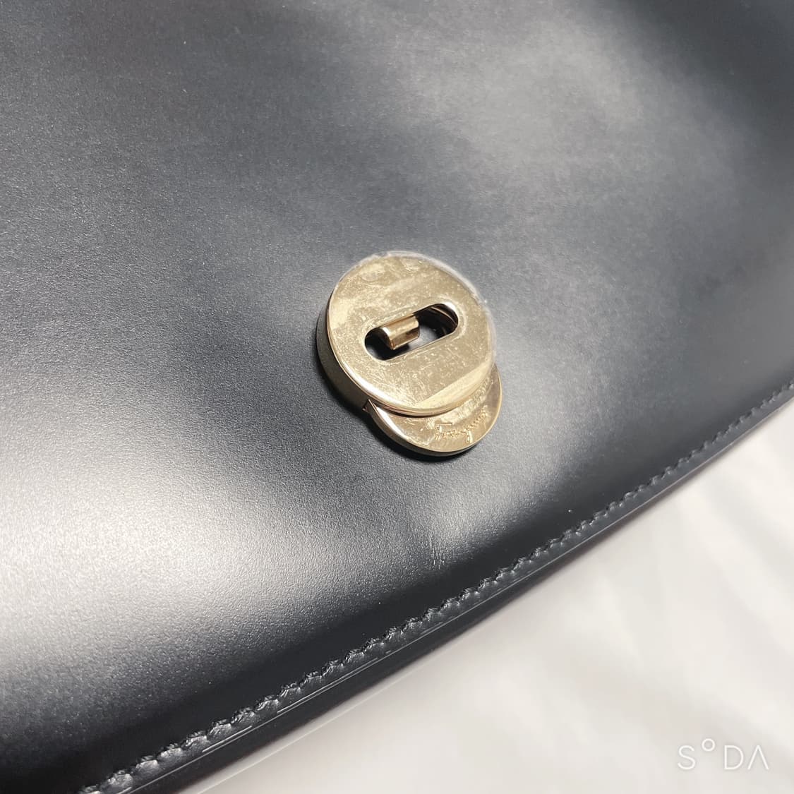 페라가모 리본 숄더백 블랙 상품이미지7